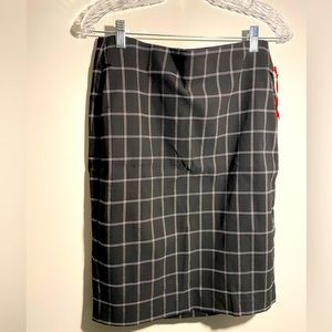 ✨NWT✨Elle white and black plaid pencil skirt